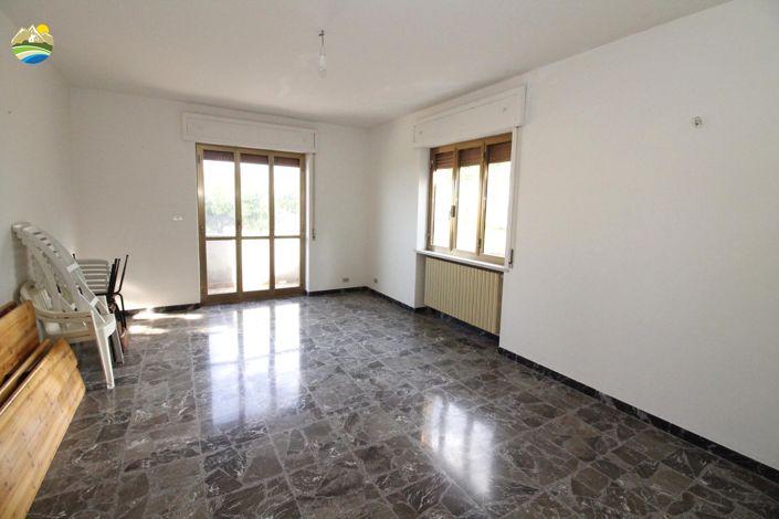 Image No.11-Maison de campagne de 6 chambres à vendre à Castilenti