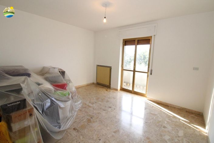 Image No.13-6 Bed Country House for sale