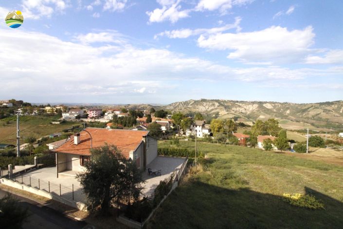 Image No.18-6 Bed Country House for sale