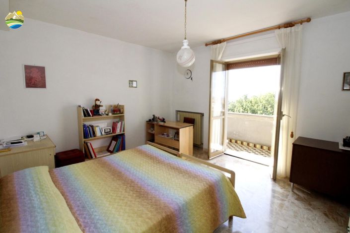 Image No.27-6 Bed Country House for sale