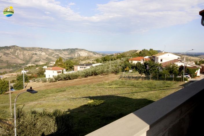 Image No.32-6 Bed Country House for sale