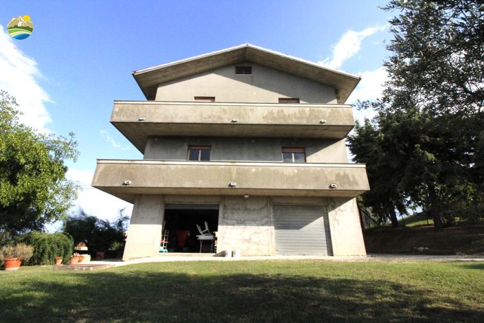 Image No.37-6 Bed Country House for sale