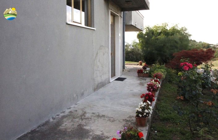 Image No.7-6 Bed Country House for sale