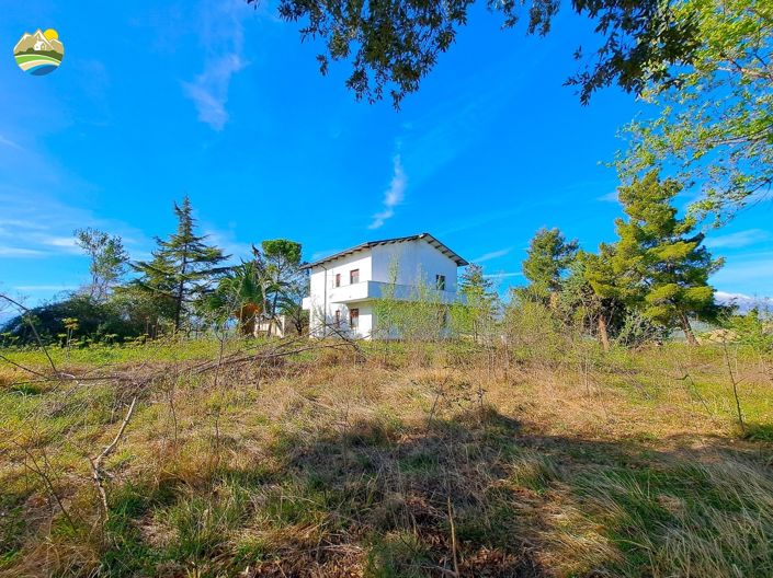 Image No.6-Maison de campagne de 4 chambres à vendre à Penne