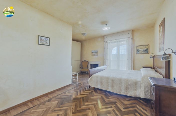 Image No.24-4 Bed Villa for sale