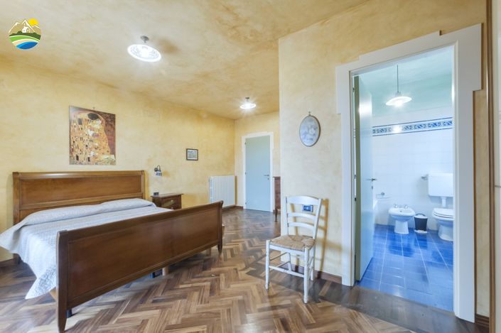 Image No.26-4 Bed Villa for sale