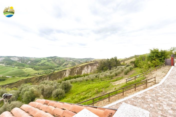 Image No.32-4 Bed Villa for sale