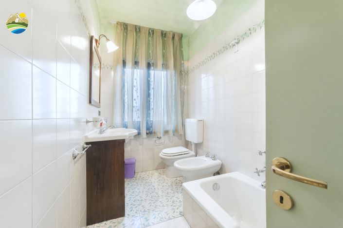 Image No.43-4 Bed Villa for sale