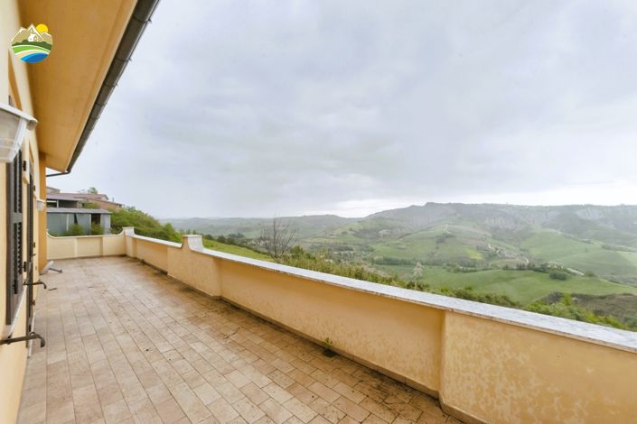 Image No.48-4 Bed Villa for sale