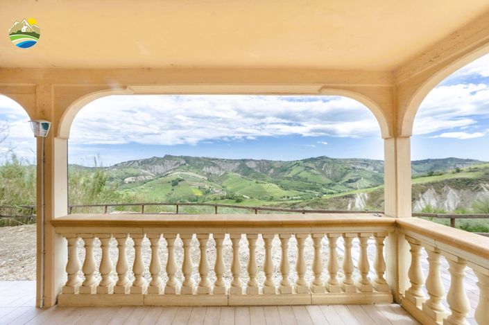 Image No.8-4 Bed Villa for sale