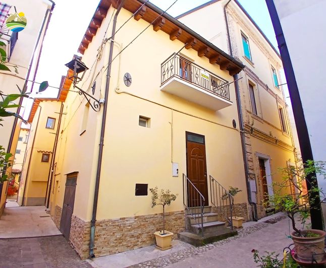 Image No.1-1 Bed Townhouse for sale