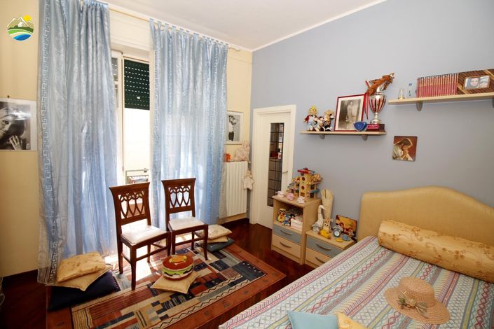 Image No.17-4 Bed Townhouse for sale