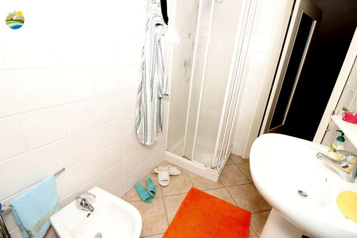 Image No.23-4 Bed Townhouse for sale