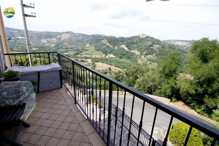 Image No.3-4 Bed Townhouse for sale