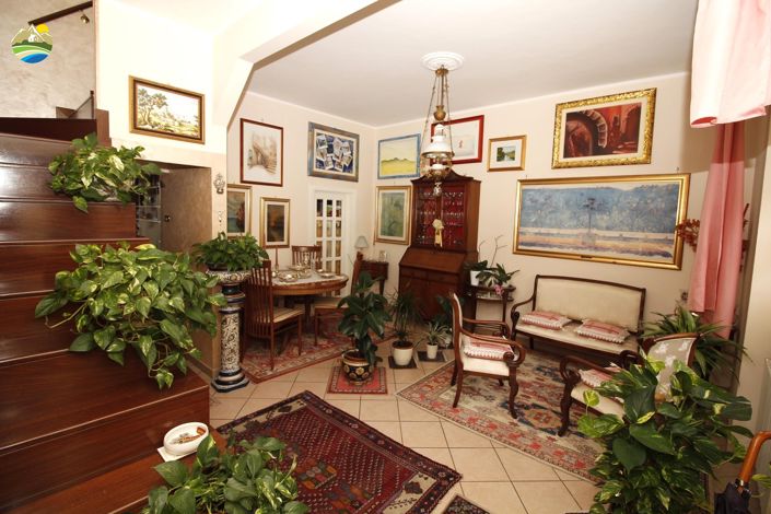 Image No.6-4 Bed Townhouse for sale