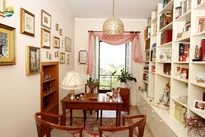 Image No.7-4 Bed Townhouse for sale