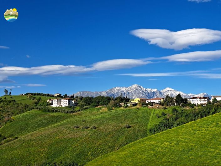 Image No.6-2 Bed Country House for sale