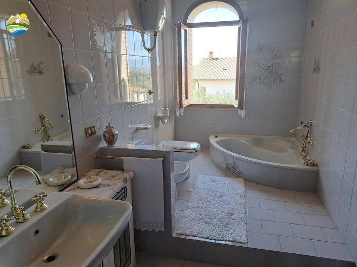 Image No.26-Villa de 3 chambres à vendre à Collecorvino