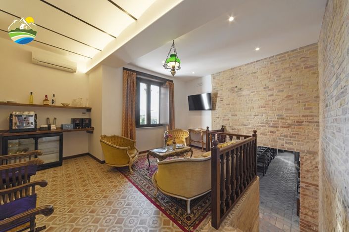 Image No.12-9 Bed Villa for sale