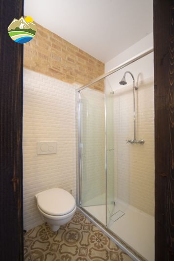 Image No.38-9 Bed Villa for sale