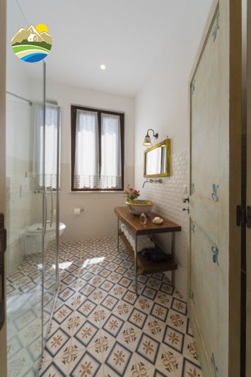 Image No.41-9 Bed Villa for sale