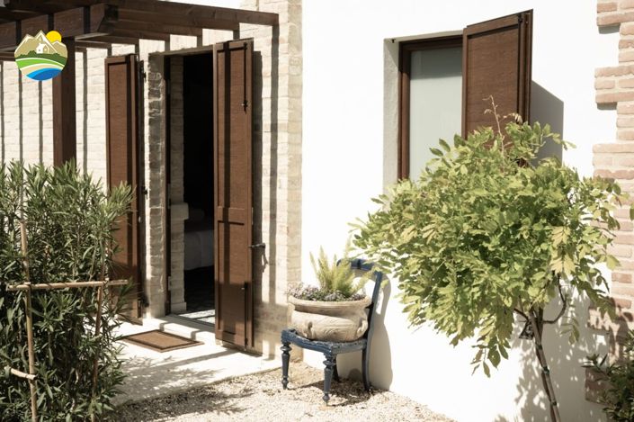 Image No.51-9 Bed Villa for sale