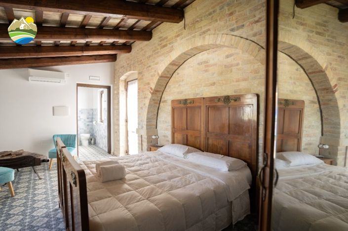 Image No.57-9 Bed Villa for sale