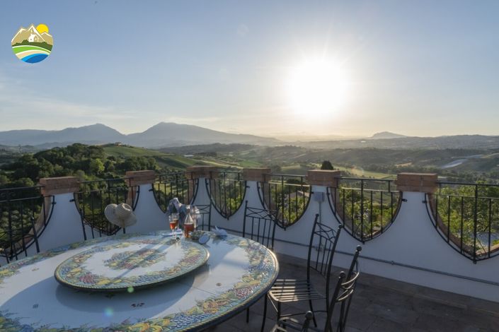 Image No.7-9 Bed Villa for sale