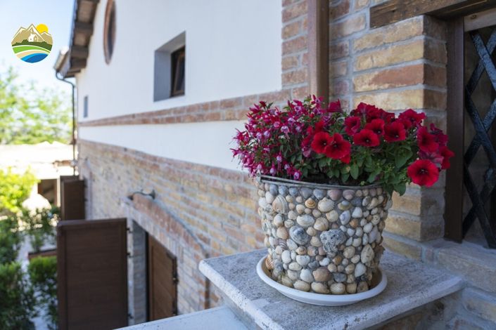 Image No.8-9 Bed Villa for sale