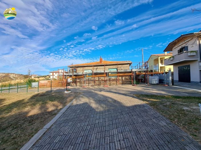 Image No.19-2 Bed Country House for sale