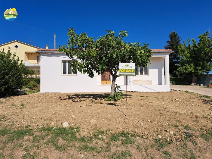 Image No.3-2 Bed Country House for sale