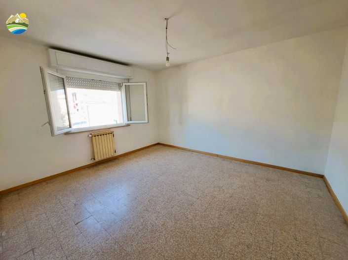 Image No.10-3 Bed Apartment for sale