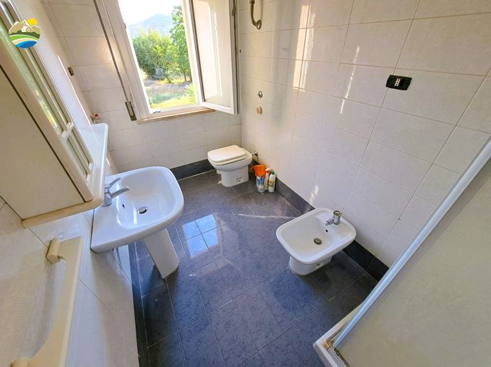 Image No.12-3 Bed Apartment for sale