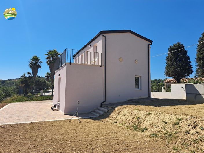 Image No.10-Maison de campagne de 2 chambres à vendre à Collecorvino