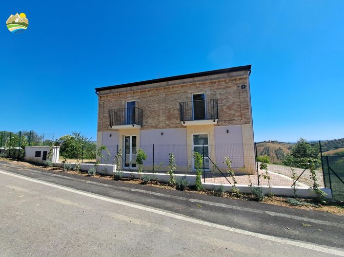 Image No.14-Maison de campagne de 2 chambres à vendre à Collecorvino