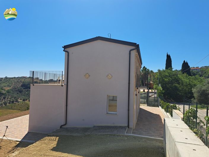 Image No.21-Maison de campagne de 2 chambres à vendre à Collecorvino