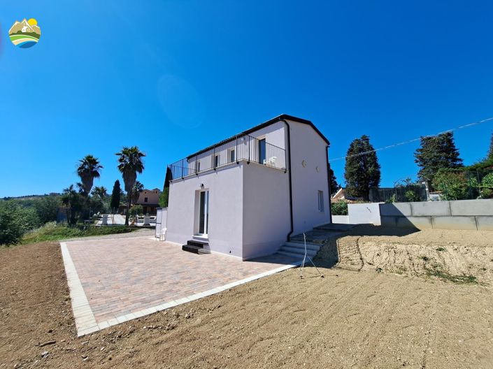 Image No.3-Maison de campagne de 2 chambres à vendre à Collecorvino