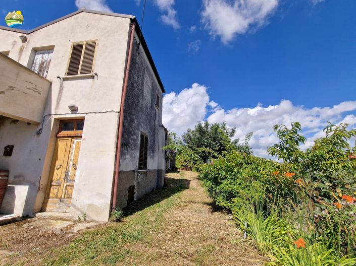 Image No.11-6 Bed Country House for sale