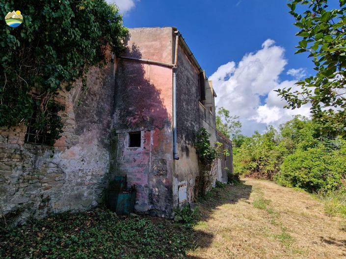 Image No.2-6 Bed Country House for sale