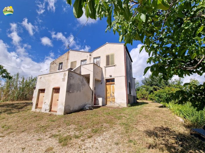 Image No.21-6 Bed Country House for sale