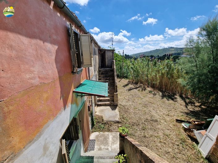 Image No.26-6 Bed Country House for sale