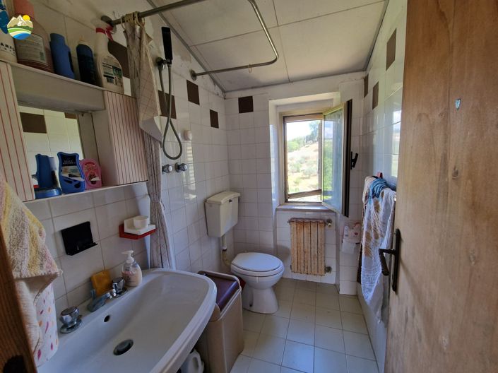 Image No.35-6 Bed Country House for sale