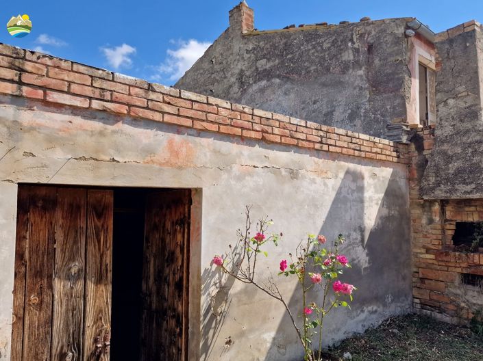 Image No.5-Maison de campagne de 6 chambres à vendre à Penne