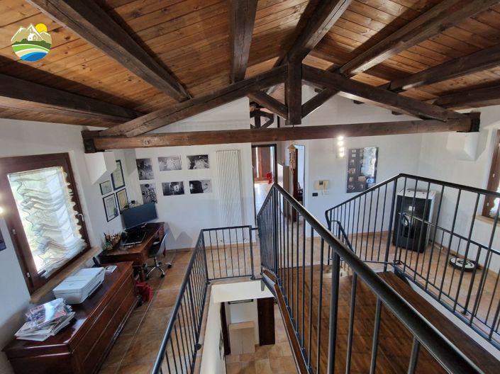 Image No.32-3 Bed Country House for sale