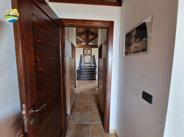 Image No.44-3 Bed Country House for sale