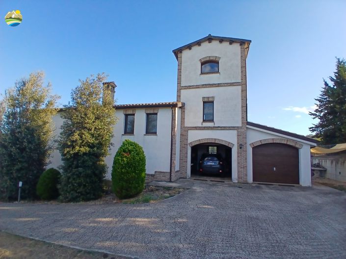 Image No.7-3 Bed Country House for sale