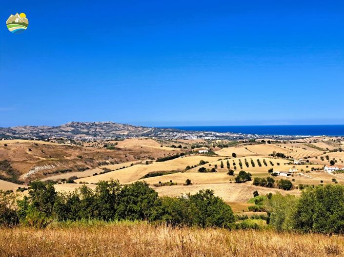 Image No.19-2 Bed Country House for sale