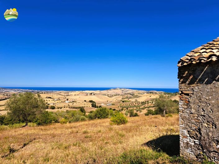 Image No.25-2 Bed Country House for sale