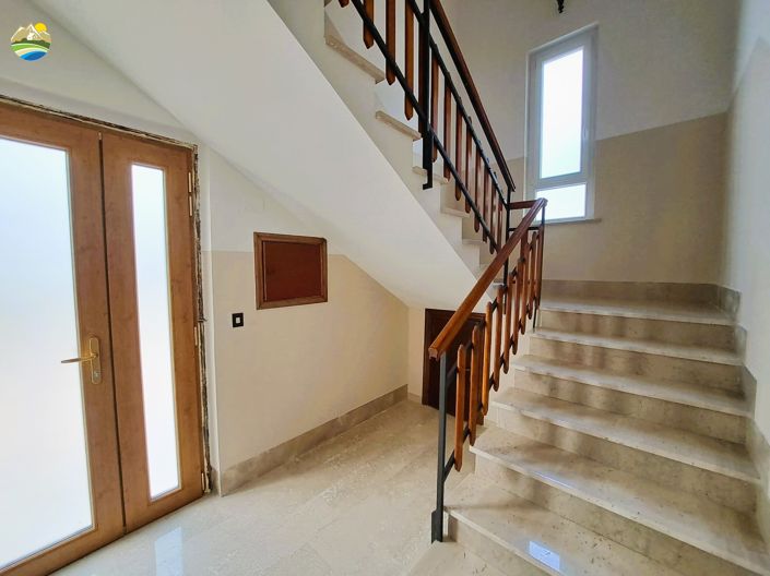 Image No.11-3 Bed Country House for sale