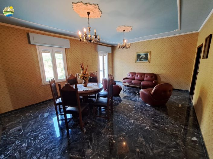 Image No.17-3 Bed Country House for sale